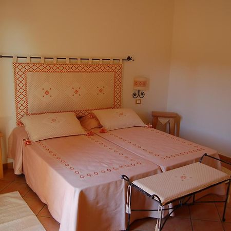 Hotel Aldiola Country Resort Sant'Antonio di Gallura Exterior photo