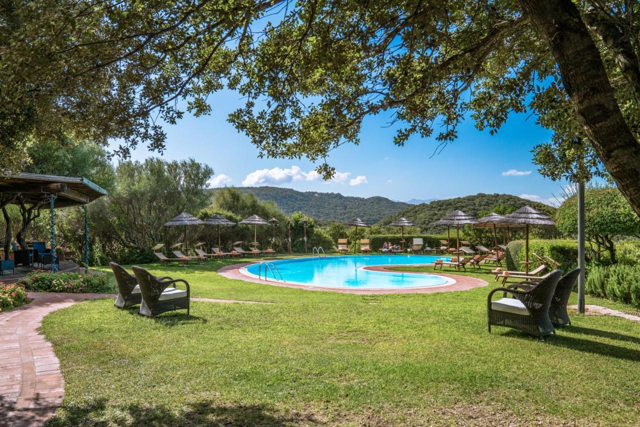 Hotel Aldiola Country Resort Sant'Antonio di Gallura Exterior photo