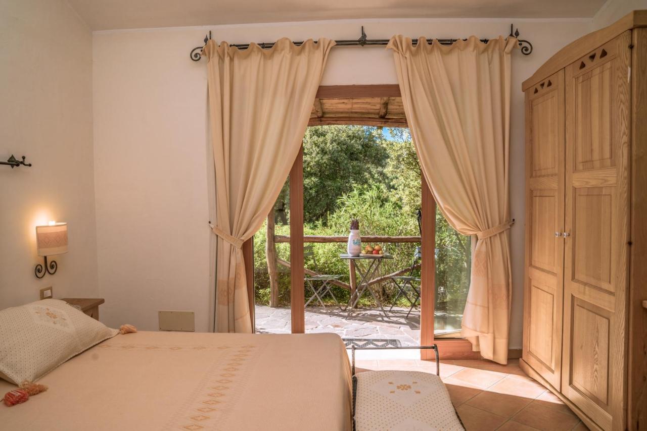 Hotel Aldiola Country Resort Sant'Antonio di Gallura Exterior photo