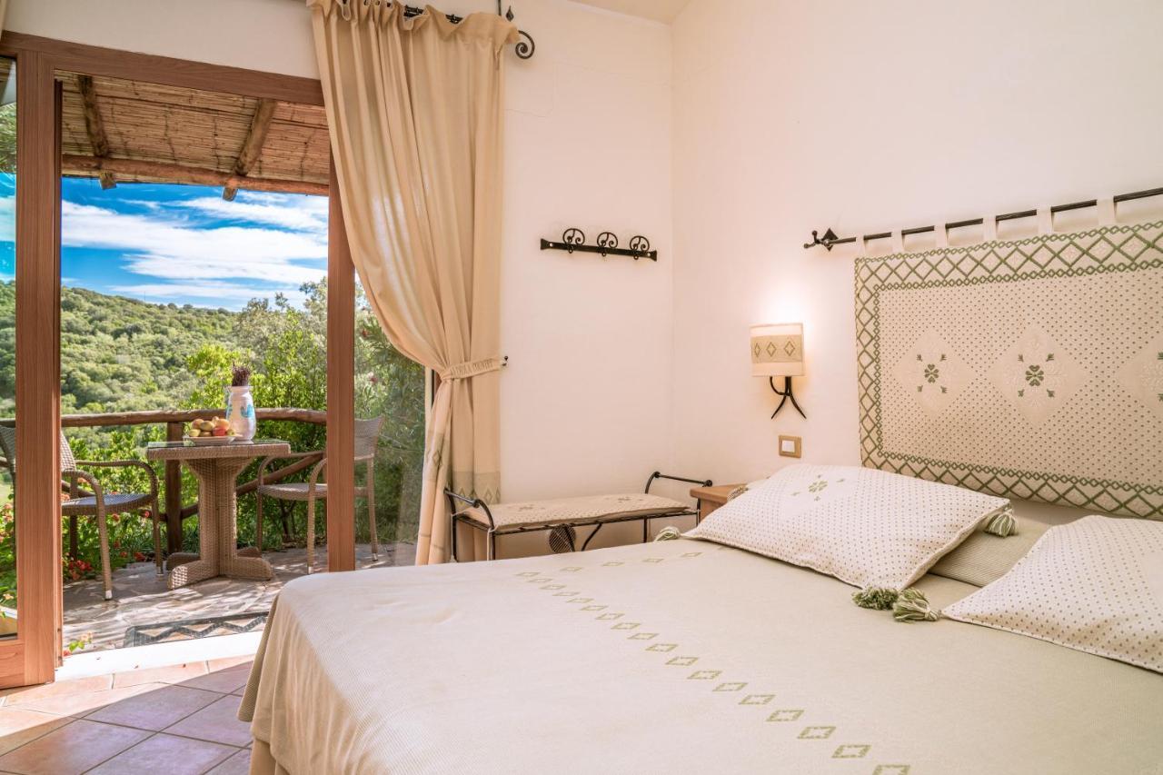 Hotel Aldiola Country Resort Sant'Antonio di Gallura Exterior photo
