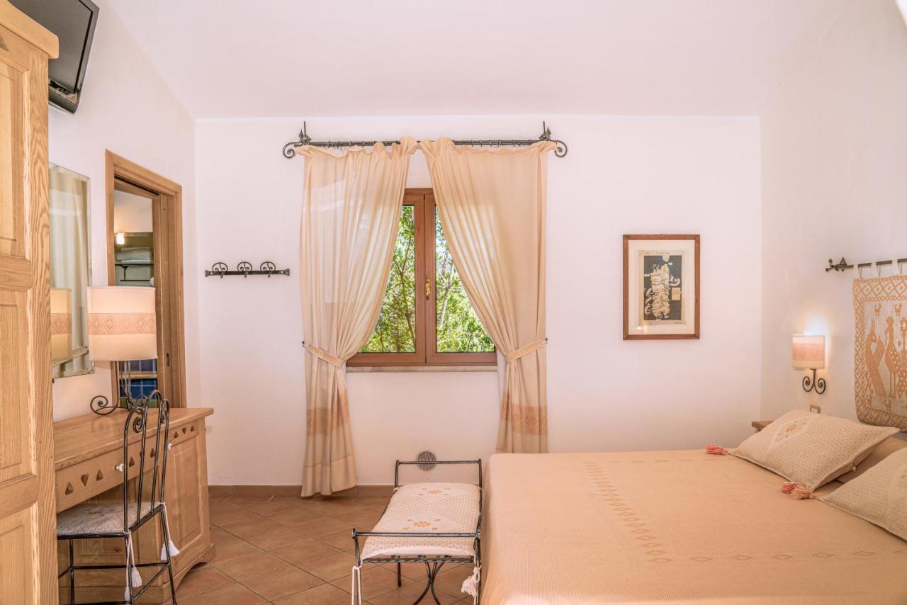 Hotel Aldiola Country Resort Sant'Antonio di Gallura Exterior photo