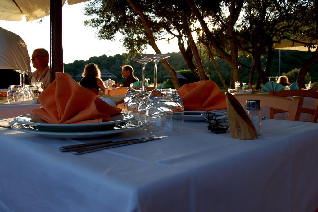 Hotel Aldiola Country Resort Sant'Antonio di Gallura Exterior photo
